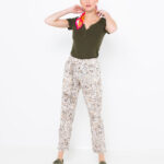 Pantalon a motifs naturels camaieu